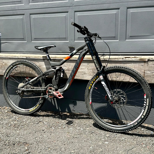 Used Vitus Dominer Downhill Bike (JW)